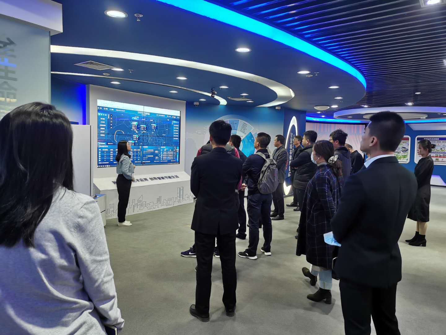 2020.10.16图片2.jpg 2020.10.16图片2.jpg